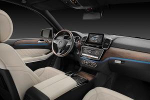 New images of 2016 Mercedes GLS SUV